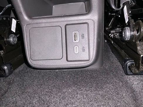 Used 2025 Buick Encore GX Preferred AWD/4WD image 14