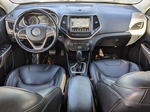 Used 2017 Jeep Cherokee Limited FWD image 18
