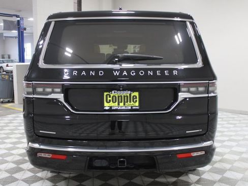 Used 2022 Jeep Grand Wagoneer Series III image 10