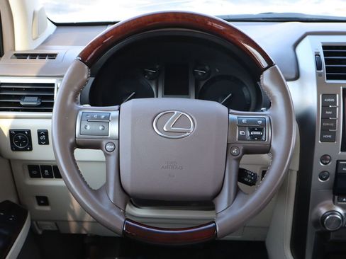 Used 2015 Lexus GX 460 w/ Premium Package image 18