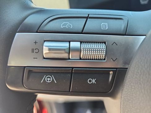 Used 2025 Hyundai Kona SEL FWD image 17