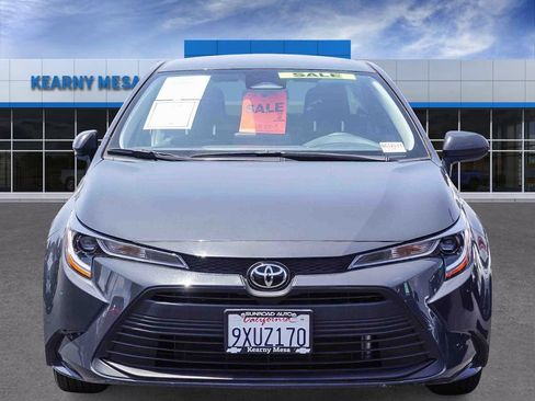 Used 2025 Toyota Corolla LE FWD image 2
