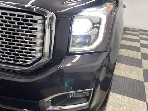 Used 2015 GMC Yukon Denali w/ Premium Package AWD/4WD image 27
