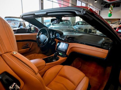 Used 2018 Maserati GranTurismo Convertible image 24