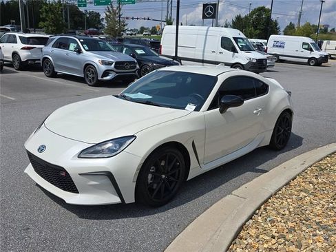Used 2023 Toyota GR86 Premium RWD image 8