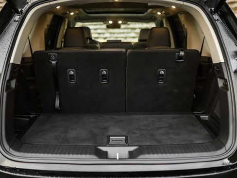 Used 2025 Honda Pilot Touring image 18