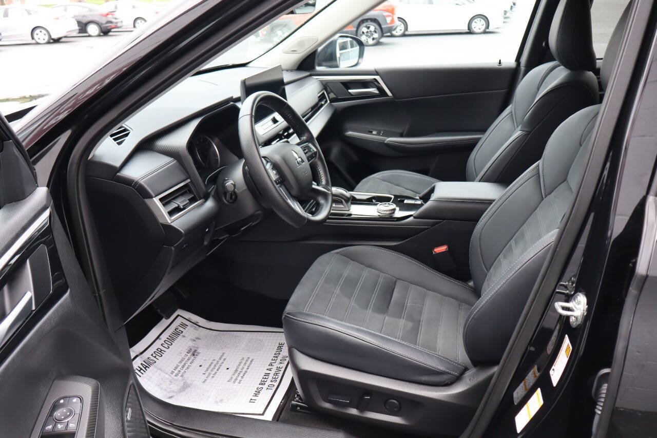 Used 2025 Mitsubishi Outlander SE AWD/4WD image 6