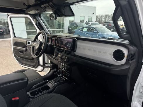 Used 2024 Jeep Wrangler Unlimited Sport AWD/4WD image 30