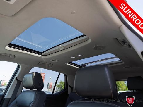 Used 2020 Chevrolet Traverse RS w/ LPO, 'HIT The Road' Package AWD/4WD image 10