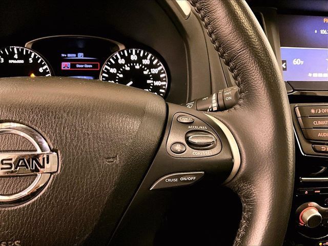 Used 2020 Nissan Pathfinder SV AWD/4WD image 18