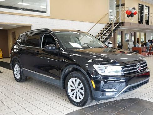Used 2018 Volkswagen Tiguan SE w/ Front Fog Lights Package FWD image 18