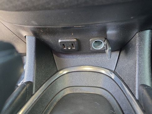 Used 2016 Chevrolet Malibu LT image 24