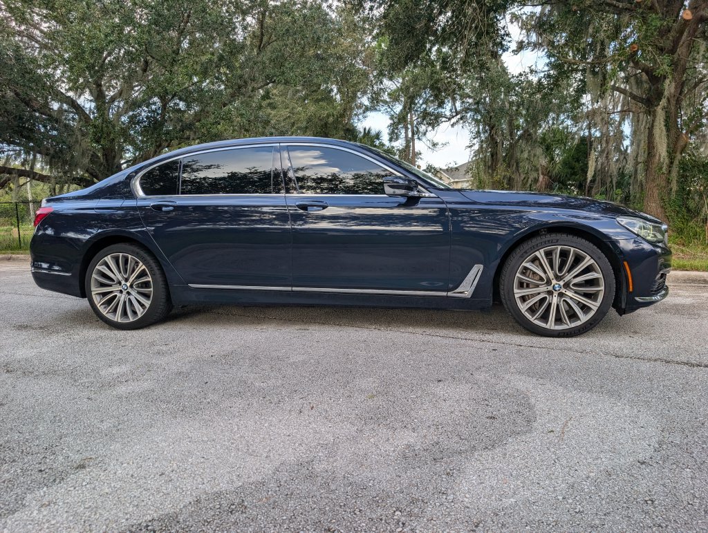 Used 2016 BMW 750i xDrive AWD/4WD image 8