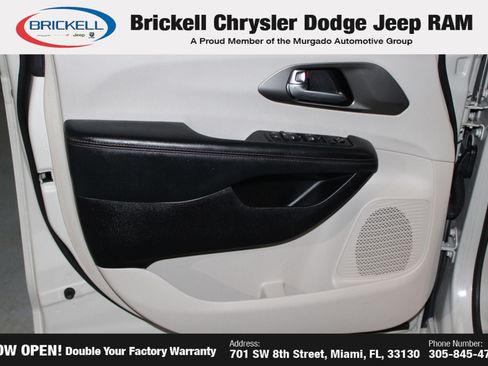 Used 2020 Chrysler Pacifica Touring w/ Advanced Safetytec Group FWD image 22