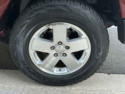 Used 2008 Jeep Wrangler Unlimited Sahara w/ Dual Top Group image 50