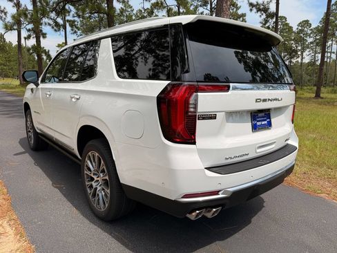 New 2026 GMC Yukon Denali w/ Denali Reserve Package RWD image 3