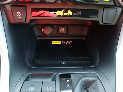 Used 2023 Toyota RAV4 SE AWD/4WD image 33