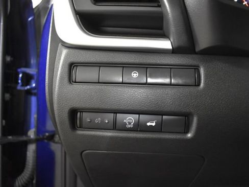 Used 2024 Nissan Rogue SV w/ SV Premium Package FWD image 14