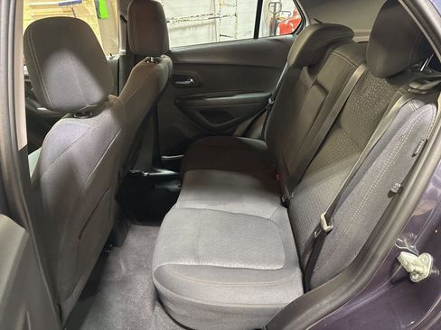 Used 2018 Chevrolet Trax LS image 12