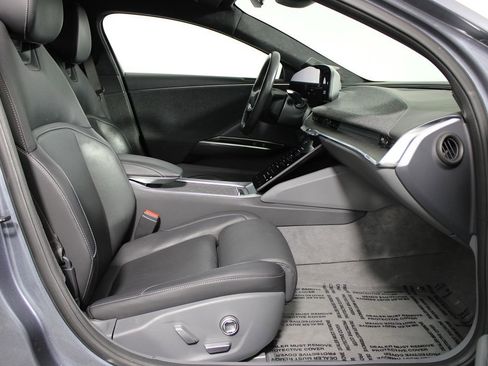 Used 2024 Lucid Air Touring image 13