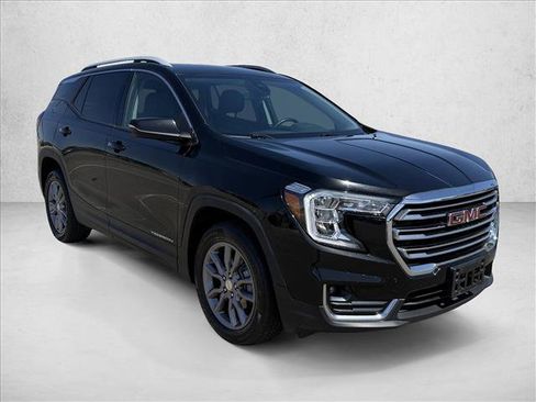 Used 2024 GMC Terrain SLT AWD/4WD image 3
