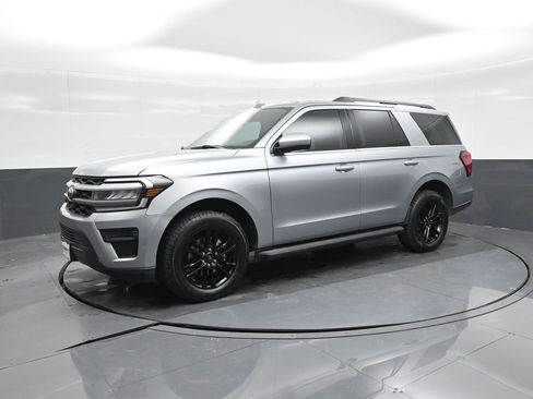 Used 2024 Ford Expedition XLT image 23