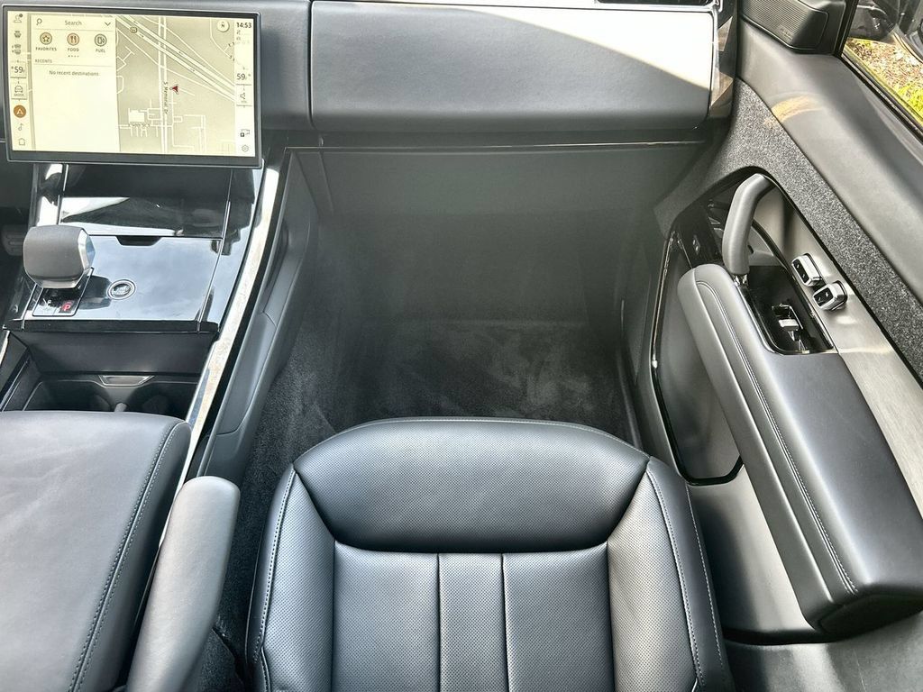 New 2026 Land Rover Range Rover Sport SE AWD/4WD image 14