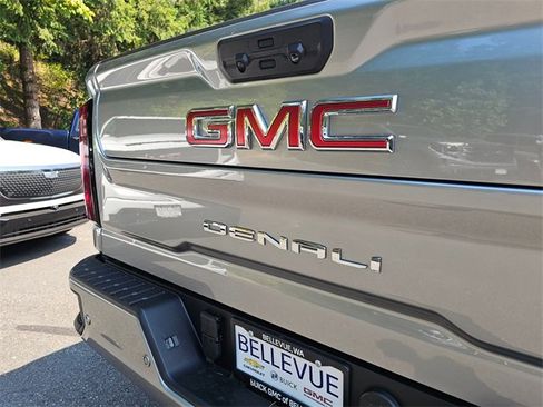New 2025 GMC Sierra 3500 Denali w/ Denali Reserve Package image 14