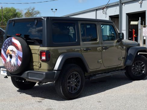 Used 2025 Jeep Wrangler Sport S image 26