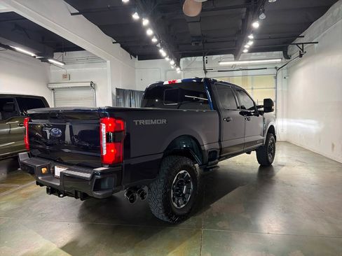 Used 2024 Ford F250 Lariat w/ Lariat Ultimate Package AWD/4WD image 8