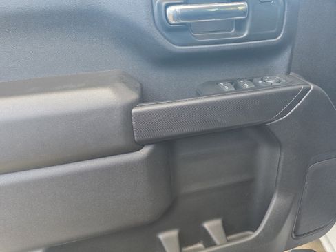 Used 2024 Chevrolet Silverado 2500 Custom w/ Custom Convenience Package image 8