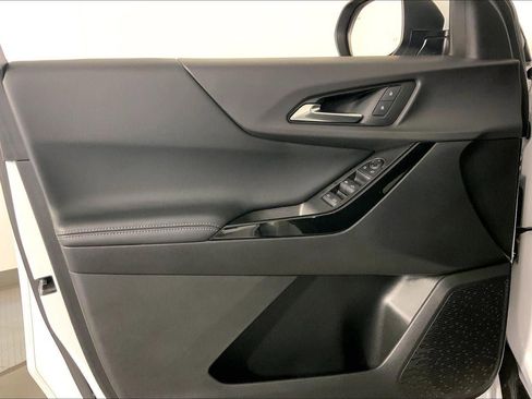 Used 2025 Chevrolet Equinox LT image 24