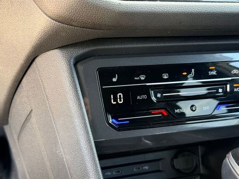 Used 2022 Volkswagen Tiguan SE R-Line image 8