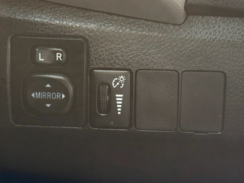 Used 2014 Toyota Corolla LE FWD image 36