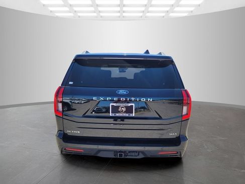 Used 2025 Ford Expedition Max Active AWD/4WD image 5