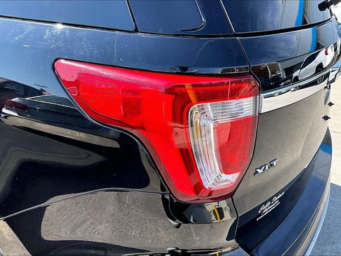 Used 2017 Ford Explorer XLT w/ Equipment Group 202A image 27