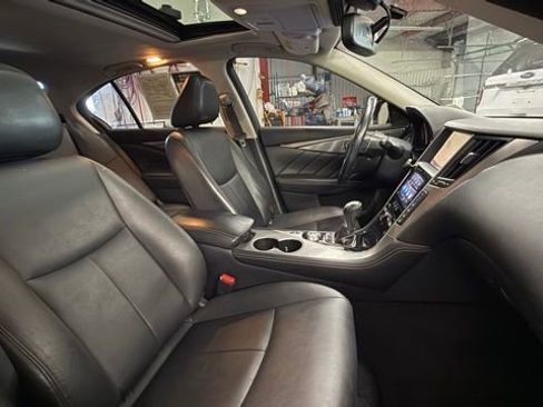 Used 2016 INFINITI Q50 3.0t Premium w/ Driver Assistance Package AWD/4WD image 18