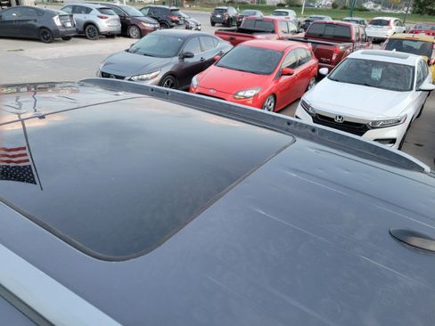 Used 2018 Honda Pilot Elite image 13