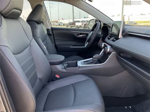 Certified 2025 Toyota RAV4 XLE Premium image 18