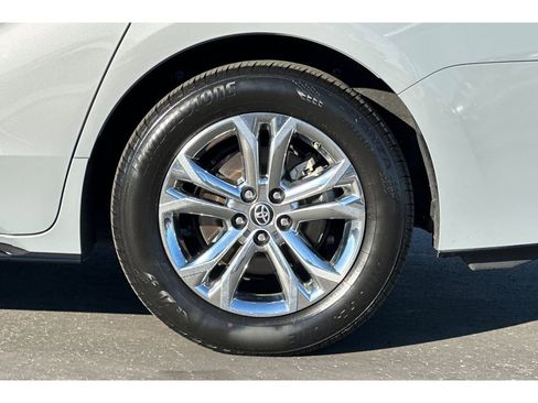 Used 2023 Toyota Sienna XSE image 33