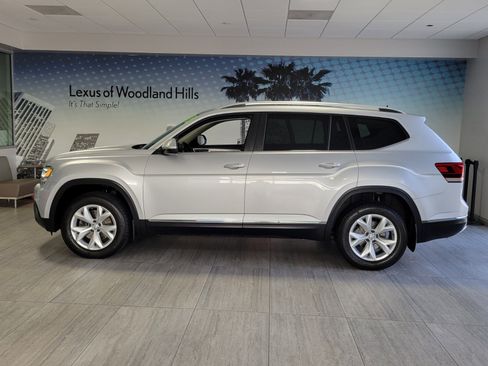 Used 2018 Volkswagen Atlas SEL image 2