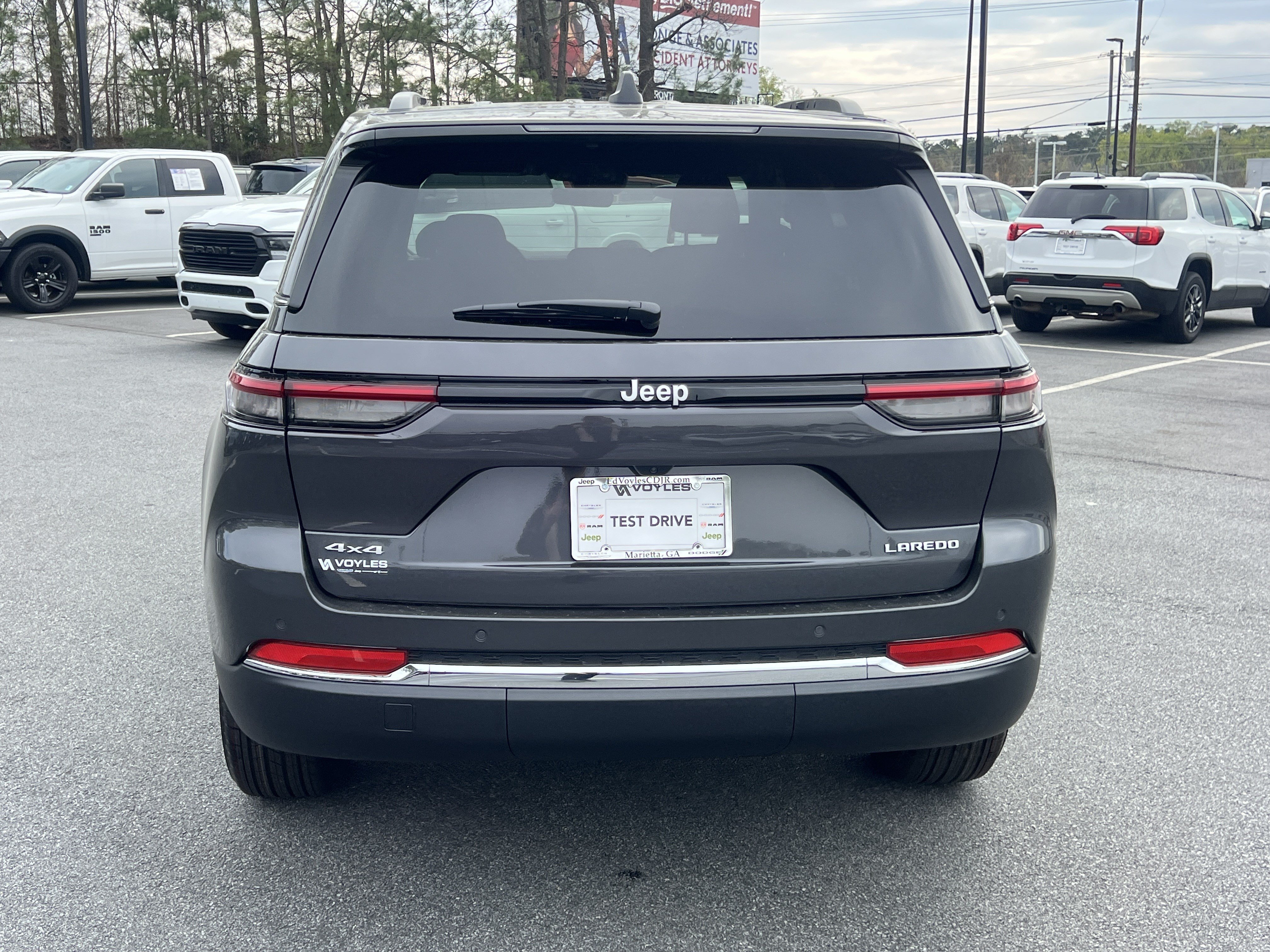 New 2026 Jeep Grand Cherokee Laredo w/ Trailer Tow Package AWD/4WD image 7