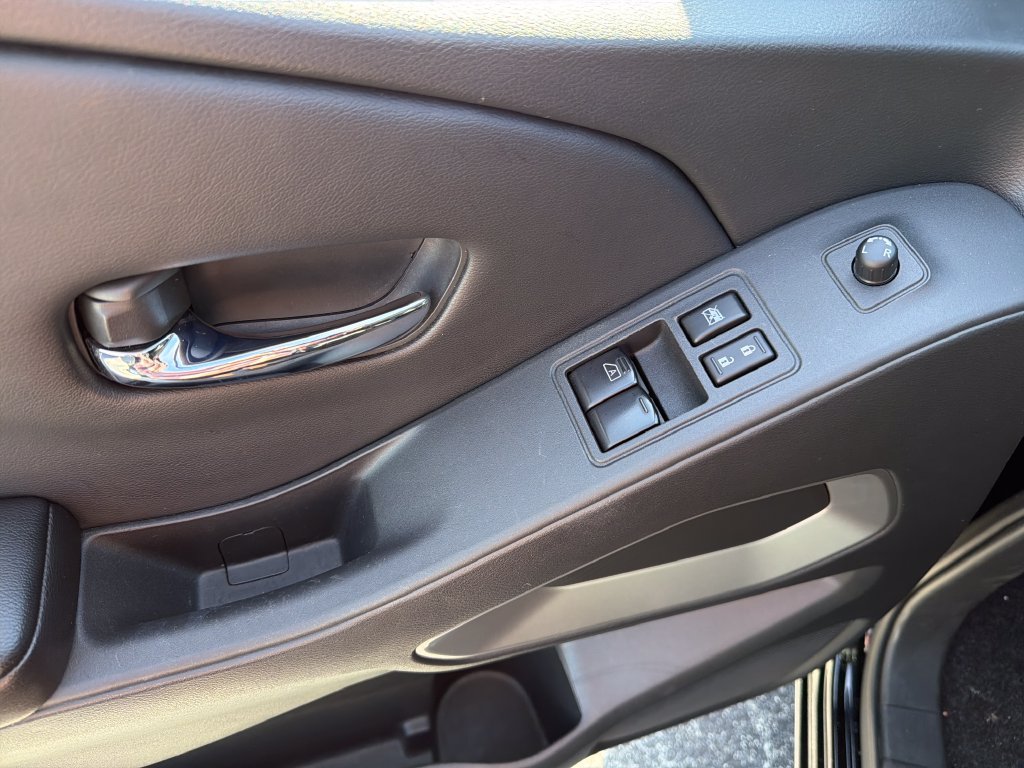 Used 2025 Nissan Frontier SV RWD image 15