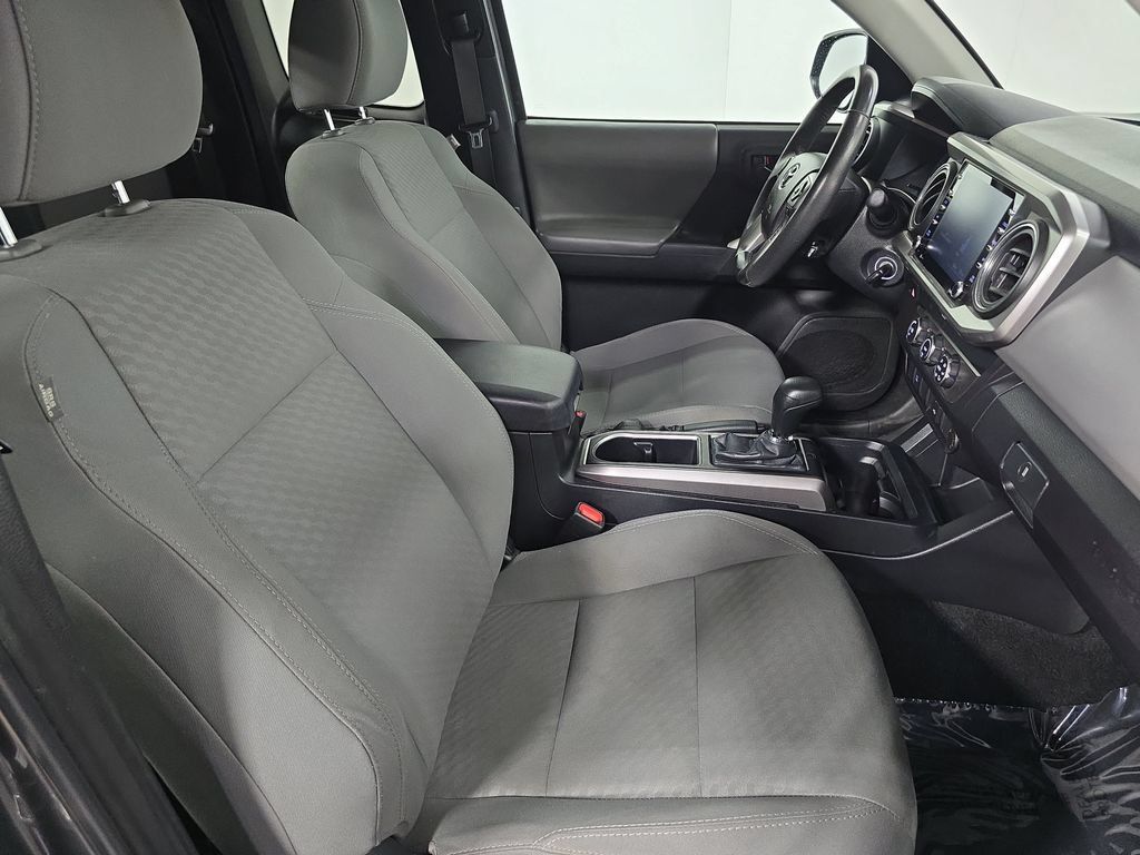 Used 2021 Toyota Tacoma SR5 RWD image 27