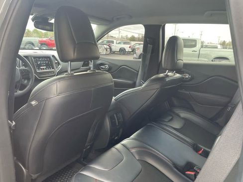 Used 2022 Jeep Cherokee Trailhawk w/ Trailer Tow Group image 16