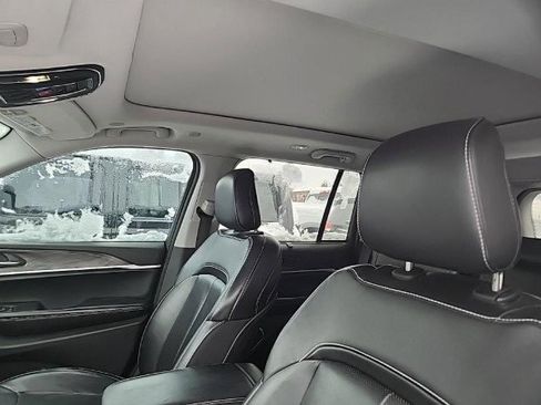 Used 2022 Jeep Grand Cherokee Limited 4xe w/ Luxury Tech Group II image 9