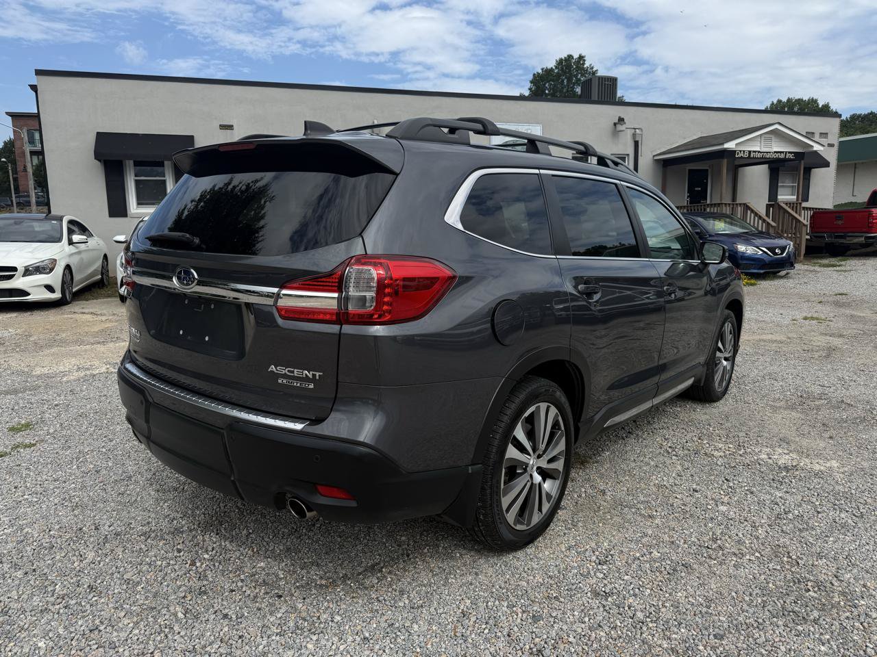 Used 2022 Subaru Ascent Limited w/ Technology Package AWD/4WD image 4