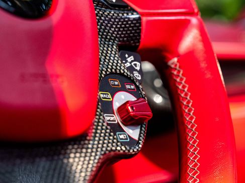 Used 2013 Ferrari 458 Spider image 15