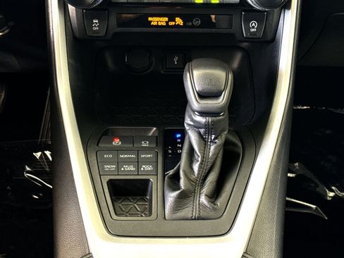 Used 2021 Toyota RAV4 LE AWD/4WD image 21