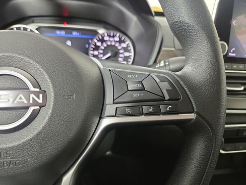 Used 2023 Nissan Altima 2.5 SV image 16